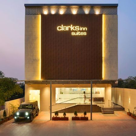 Clarks Inn Suites Agra Near Tajmahal ภายนอก รูปภาพ