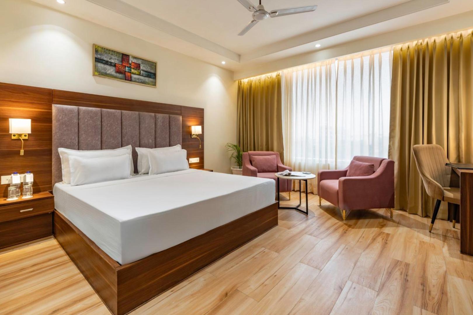 Clarks Inn Suites Agra Near Tajmahal ภายนอก รูปภาพ