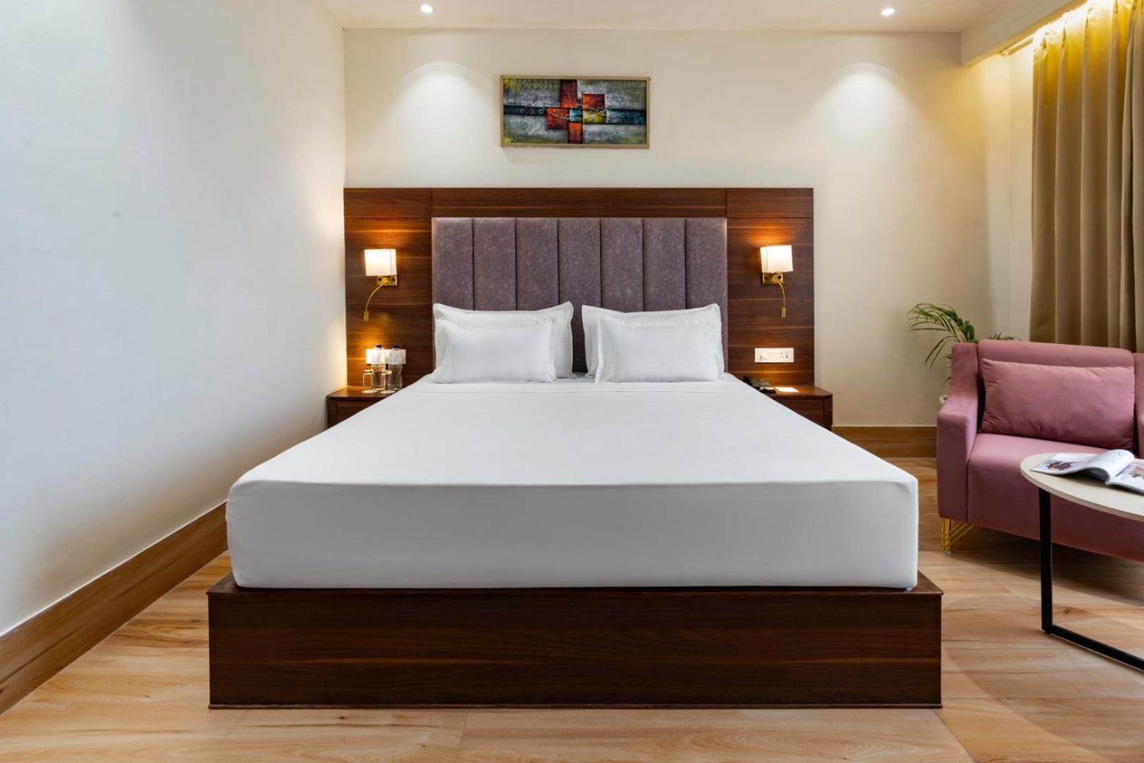 Clarks Inn Suites Agra Near Tajmahal ภายนอก รูปภาพ