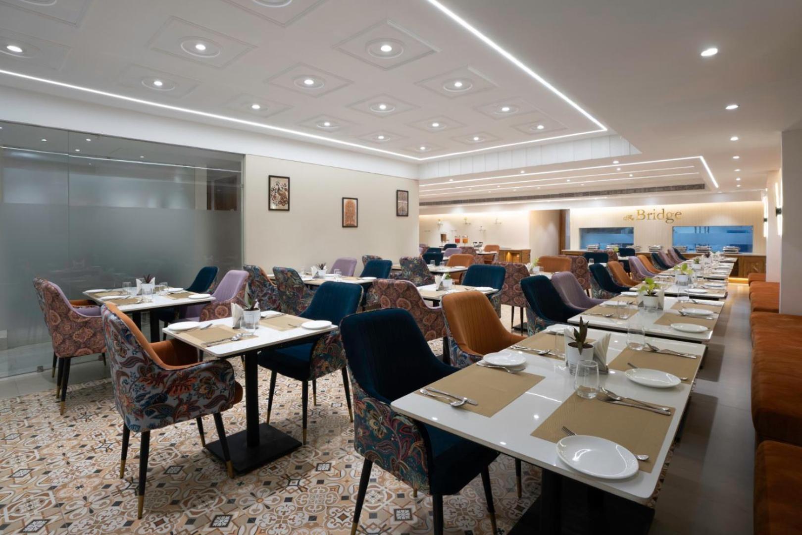 Clarks Inn Suites Agra Near Tajmahal ภายนอก รูปภาพ